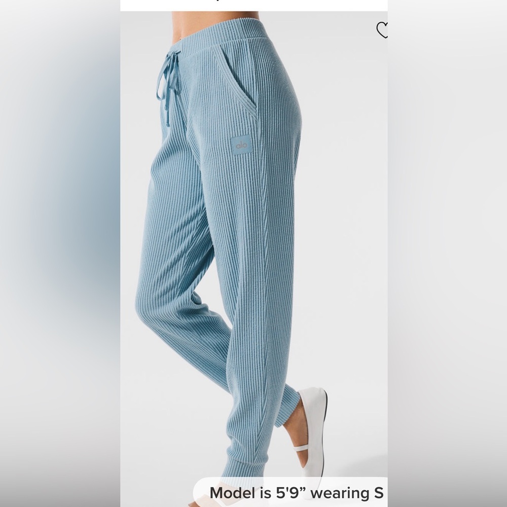 ALO Yoga Muse Sweatpants-NWT!! - Picture 9 of 10